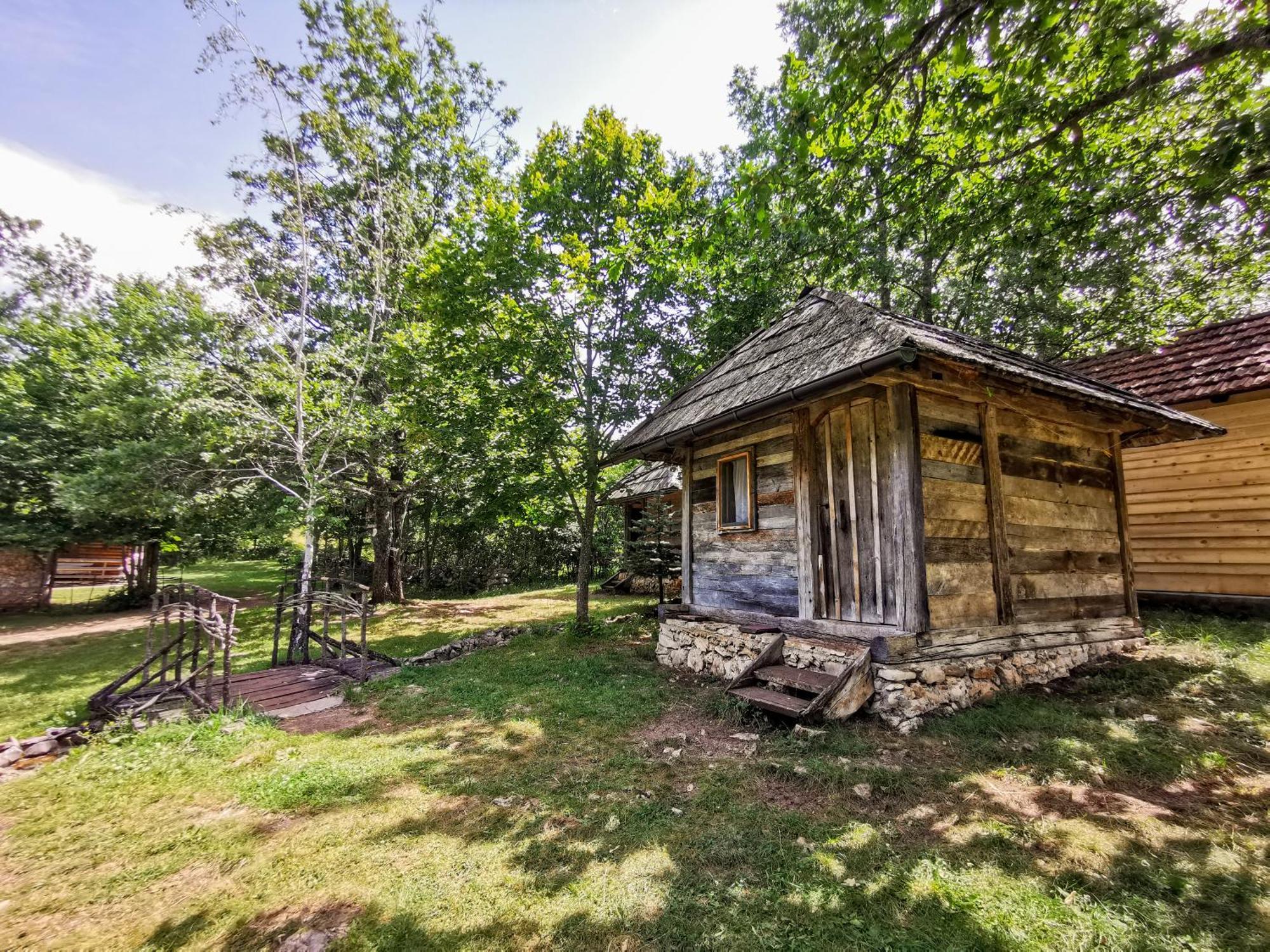 Etno Selo Dodig Lodge *